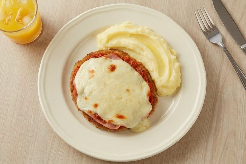 Milanesa Napolitana de Peceto con Puré