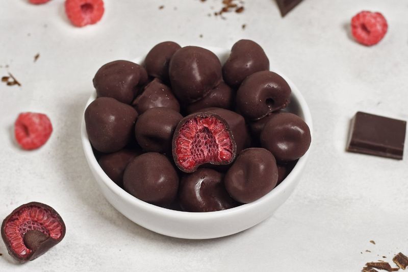 Frambuesas con Chocolate semiamargo