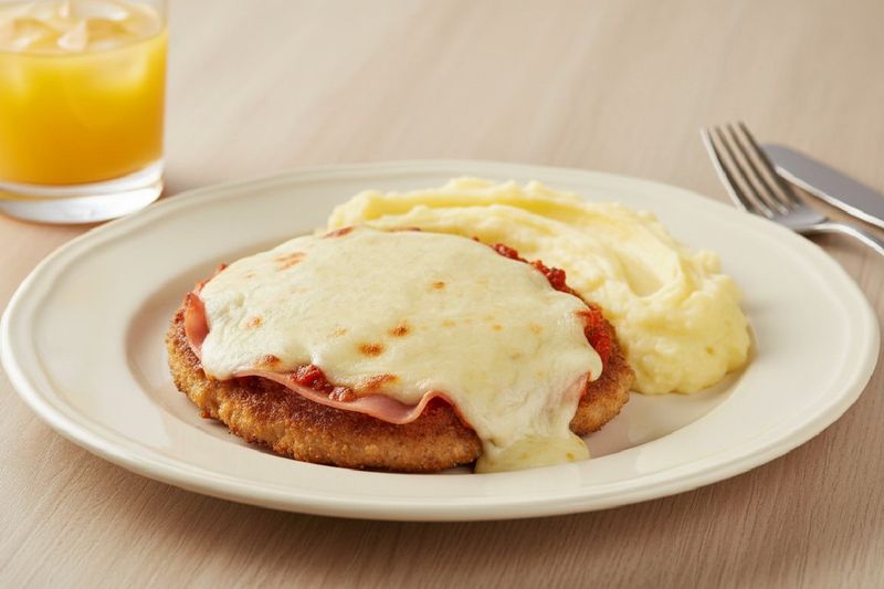 Milanesa Napolitana de Peceto con Puré