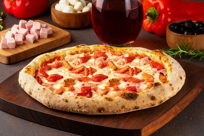 Pizza Masa Madre de Jamón y Morrones Asados